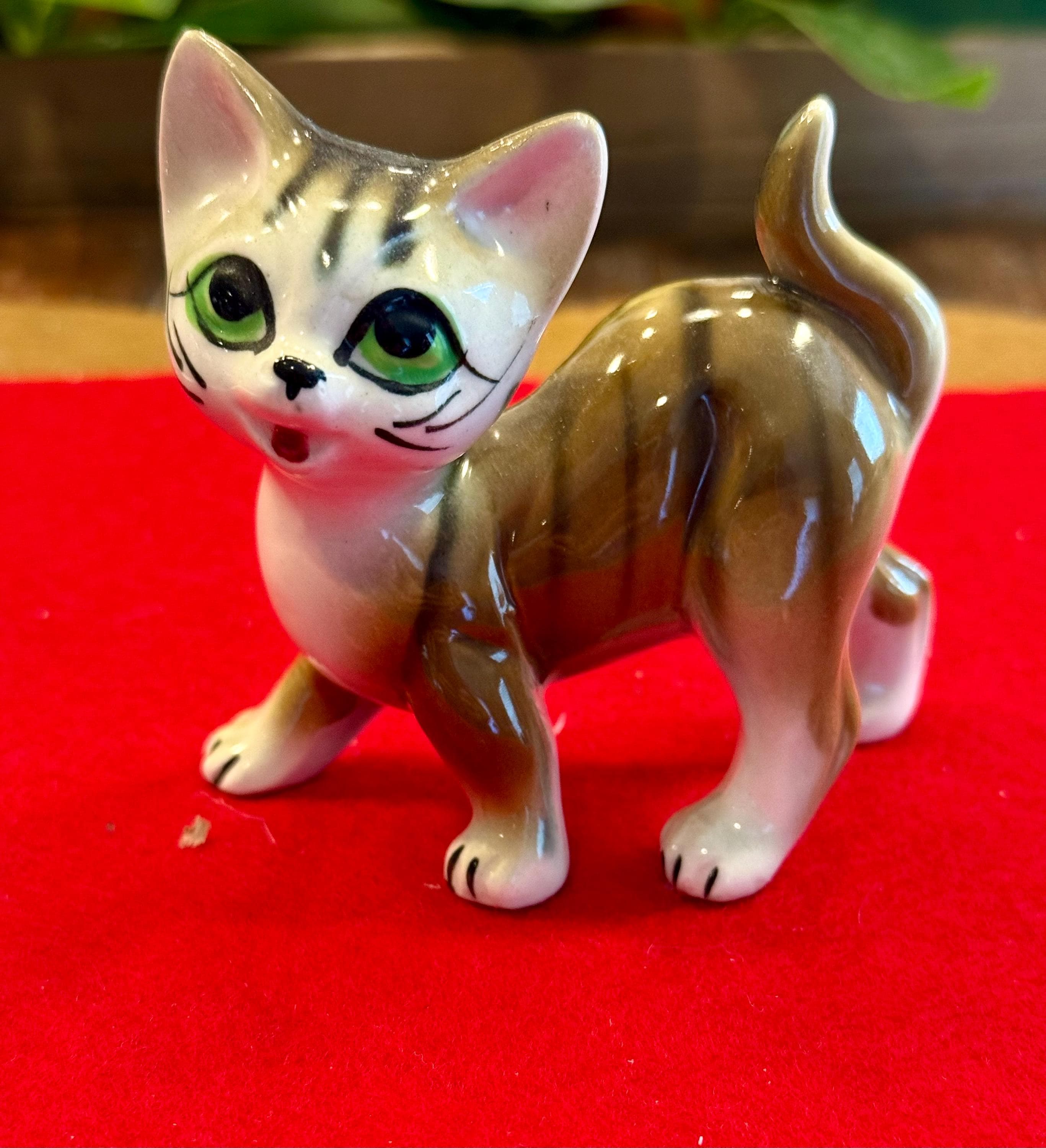 Vintage Big Eyed Kitten Ceramic Figure - Etsy
