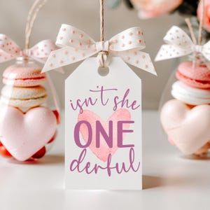 Etiquetas de regalo &quot;Isn&#39;t She ONEderful&quot;: Primer cumpleaños de niña (PDF imprimible)