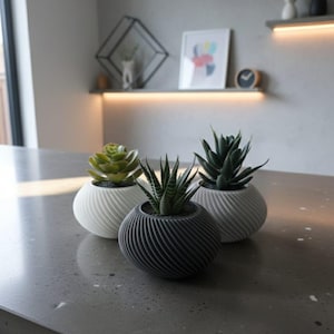 Osłonka na doniczkę IKEA – Wazon spiralny z nadrukiem 3D – Nowoczesny, minimalistyczny design – Kompatybilny z wazonami IKEA Fejka – Pomysł na nowoczesny wazon na prezent