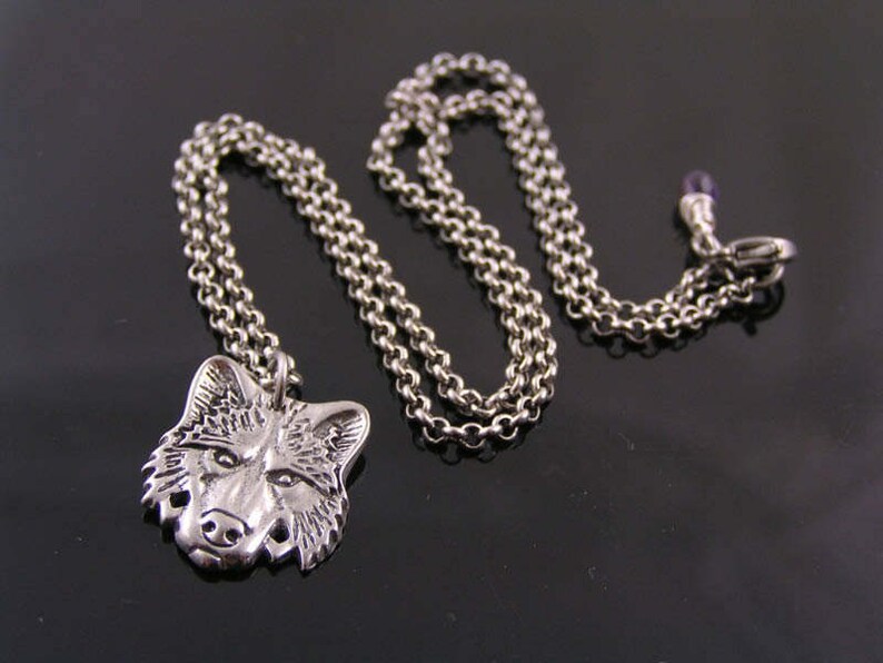Cabeza De Lobo Y Circonitas En Colgante De Plata Maciza