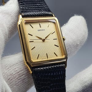Seiko "Chariot" Tank (5E31-5A10) vintage, enero de 1989. Movimiento de alta precisión, cristal de zafiro, hebilla y correa originales.
