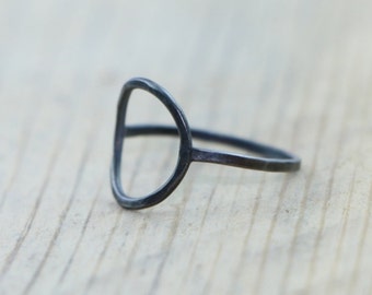 Anel Círculo do Karma Preto e Prata