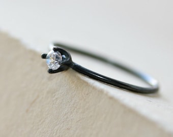 Minimalistischer Schwarz Silber Zirkonia Solitär Ring | Stapelbarer Ring | Schmaler Ring