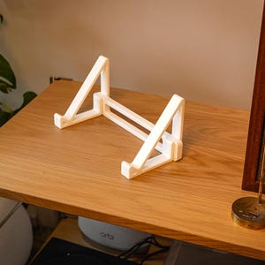 BS-1: Keyboard Display Stand, Fits All Keyboards (Rubber Grip Included)