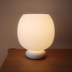 The Egg: Modern Table Lamp