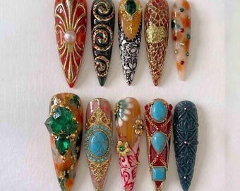 Uñas postizas hechas a mano en oro rojo / Uñas de lujo con gemas barrocas / Uñas stiletto para un estilo majestuoso