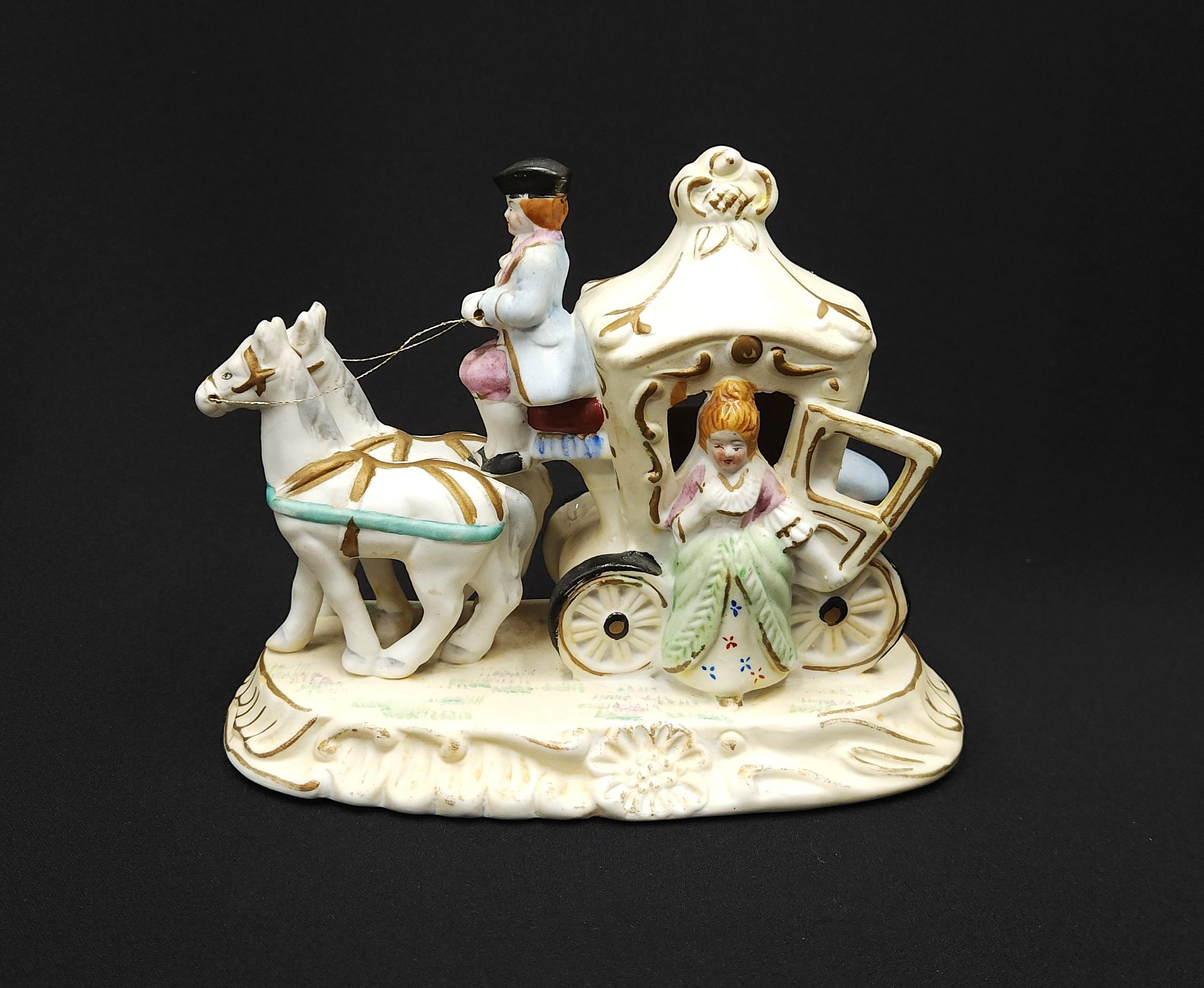 イタリアの高級磁器ブランドVILLAR  Carriage 馬車の置物　　ピンク イタリアの高級磁器ブランドVILLAR Carriage 馬車の置物 ピンク