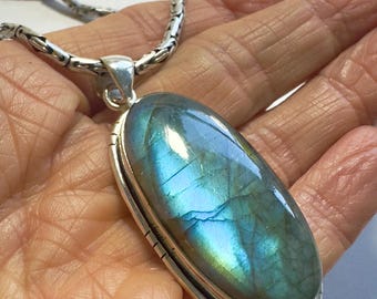 Labradorite Sterling Pendant Vintage Large Best Quality Labradorite with Bright Full Teal Flash, on 22" Sturdy Handmade Bali Sterling Chain