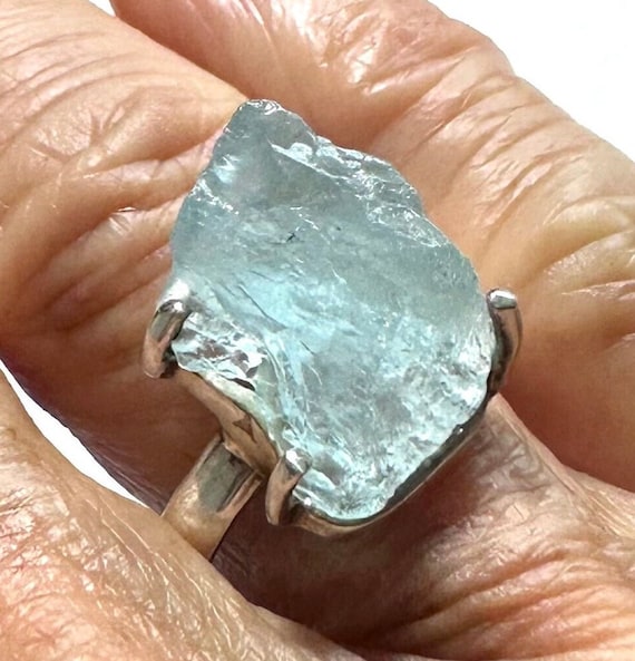 Green Chalcedony Bar Ring Rhodium on Sterling Silver- Nontarnish Green Chalcedony Bar Ring Rhodium on Sterling Silver- Nontarnish