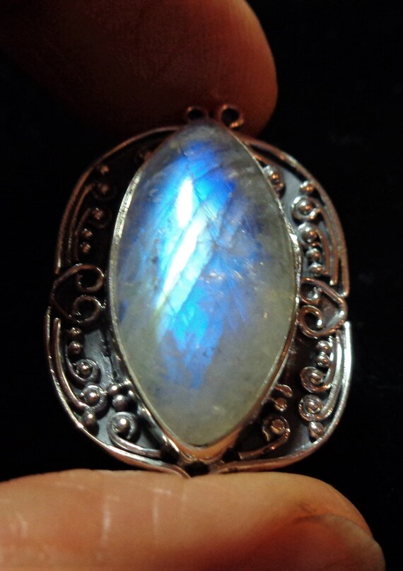 Vintage Rainbow Moonstone Ring is a Large Best Qu… - image 5