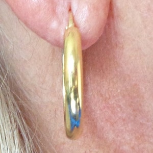 Vintage 14k Gold Hoop Earring: Single Medium 22mm Snap Bar