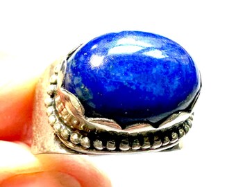 Vintage Lapis Ring: Oval Cabochon in Sterling Silver, Size 5.5