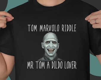 Maglietta del Mago Oscuro Tom - Maglietta divertente a tema enigmi da mago / Maglietta della scuola di magia / Maglietta meme Hp / Maglietta meme per Potterhead