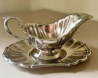 Vintage Gorham Heritage Silver Plate Gravy Boat with Attached Underplate | Mid Century Scalloped Sauce Pitcher | Elegant Holiday Table Decor