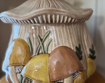 Vintage MCM Mushroom Soup Tureen/Cookie Jar Kitchen Decor