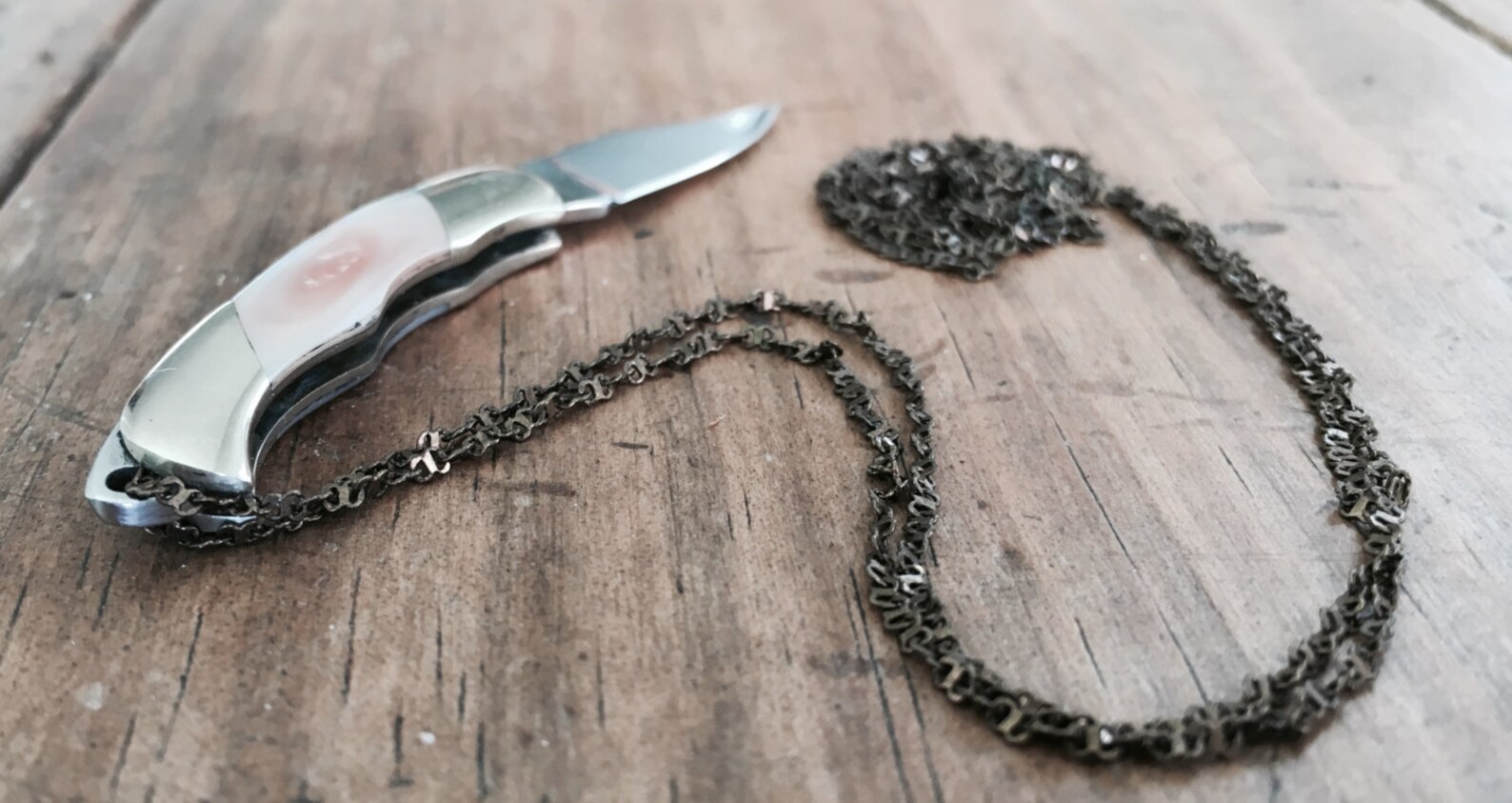 Knife necklace Pocket knife necklace Hidden blade necklace Etsy 日本