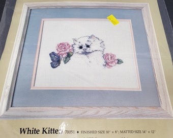 Vintage Kitten Cross Stitch Kit: Candamar Linen, 1989