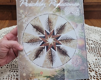Quiltworx Prickly Pinecones Tree Skirt *Pattern Only* Factory Folded Unused ca 2-15