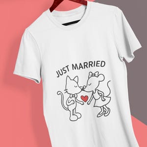 Just Married Kissing Cat T-Shirt, Cute Couple Cartoon Tee, Romantic Newlywed Graphic Shirt, Funny Honeymoon Gift for Him or Her