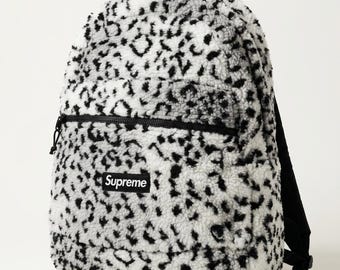 White Leopard Fleece Backpack White Snow - Streetwear Skate Y2K Vintage Hypebeast