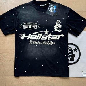 【きれいめファッション51選】上品さと清潔感をキープし Hell star 日本 Etsy - clothing トップス