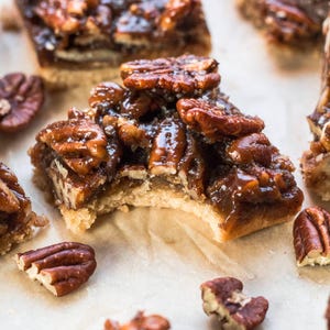 Healthy Pecan Pie Bar Recipe: Gluten-Free Oat Crust