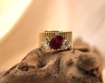 Art Deco robijnring, kussenslijpsel, laboratoriumgekweekte robijn en natuurlijke peridot, marquise- en peervormige zijstenen, statementring van 10K, 14K of 18K goud.