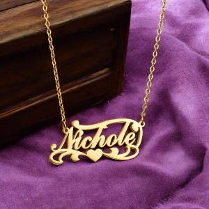 Collar con nombre personalizado de doble capa: colgante de corazón personalizado con cadena Figaro gruesa, joyería unisex