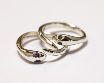 Snake rings with sapphire eyes