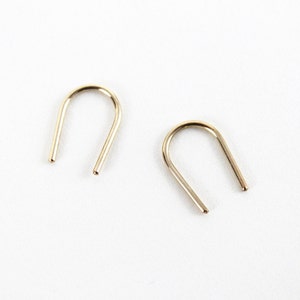 Arc Earrings Short (yellow gold filled wire)