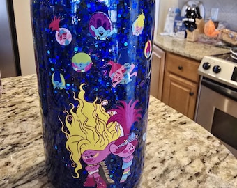 Snowglobe tumbler 16oz