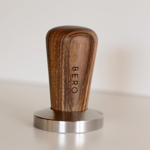 BEROWood Tamper with stainless steel plate