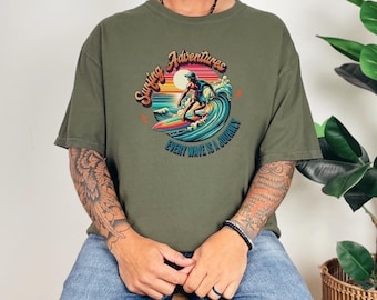 Camiseta Vintage Surfing Adventures: Camiseta unisex con colores cómodos