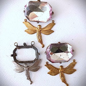 11) 3 escenarios, 3 elfos, 2 piedras de vidrio vintage