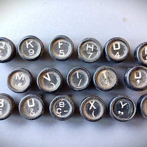 bb) Found items - Vintage keyboard parts from typewriters, creative supplies for hobbyists and craftspeople