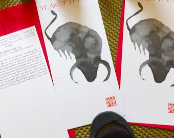 Buey, Toro, Tarjeta del Año del Buey para Losar y Feliz Año Nuevo Lunar Chino Zodíaco, impresión zenbrush, escritura de cartas navideñas, Japón, sobre rojo