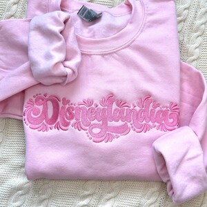 Disneylandia Embroidered Sweatshirt | Talavera Design | Custom Colors bild 2
