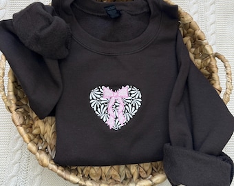 -shirt brodé coeur avec noeuds Talavera | T-shirt à motif mexicain | Plusieurs couleurs de sweatshirt | Coquette Corazón