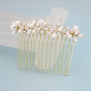 Rhinestone bridal hair comb Vintage style Wedding hair comb Gold veil comb Bridal hair jewelry Wedding hair accessories floral Wedding comb