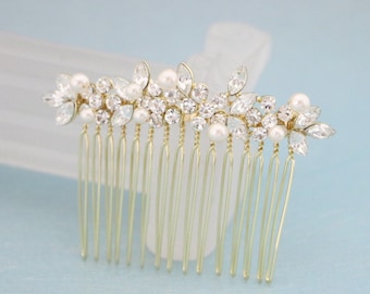 Rhinestone bridal hair comb Vintage style Wedding hair comb Gold veil comb Bridal hair jewelry Wedding hair accessories floral Wedding comb