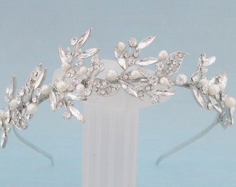 Silver Wedding headband Pearl and Crystal headband Bridal hair jewelry headband Wedding tiara headband Bridal rhinestone headband Tiara Boho