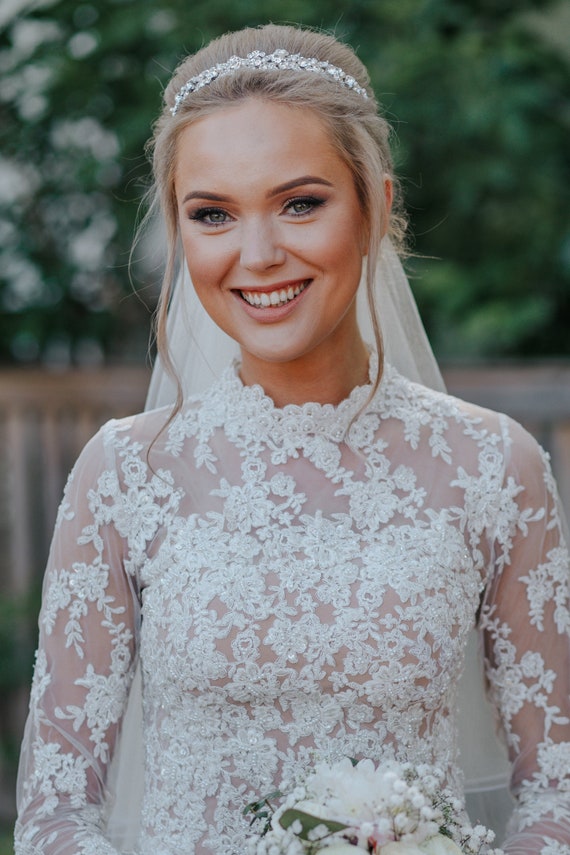 Vintage-inspired bridal headband and veil