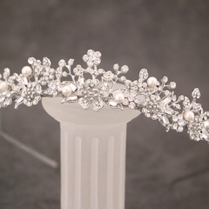pearl wedding crown Gold wedding tiara pearl and Crystal tiara Rose gold Bridal tiara rhinestone headpiece tiara Silver Wedding headband