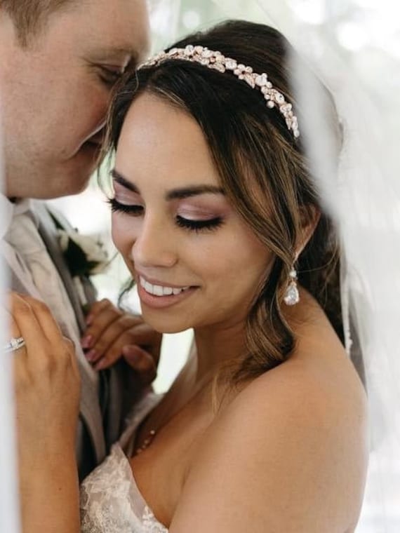 White wedding GLAM for gorg @riedacharlezz Makeup: @monettebeauties Hair :  @hairbyhe… | Unique wedding hairstyles, Bridal hair and makeup, Wedding hair  and makeup