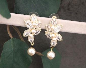 boho gold wedding earrings Pearl drop earrings Crystal earrings Rhinestone earrings Rose gold Bridal earrings Ivory pearl earrings Silver