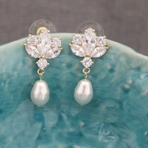 Pearl Earrings Gold bridal earrings Wedding drop earrings Crystal earrings bridesmaid earrings wedding jewelry bridesmaids Earrings Silver