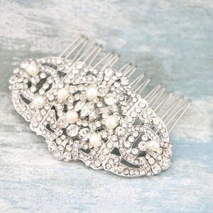Wedding hair comb Silver Wedding headpiece Bridal hair jewlery Wedding hair accessories for bun Bridal hair comb Rhinestone Wedding comb pin