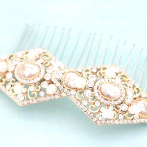 Gold Wedding hair accessories for bun Pearl Wedding comb Bridal hair jewelry Wedding hair clip Bridal headpiece Wedding hair bling Wedding