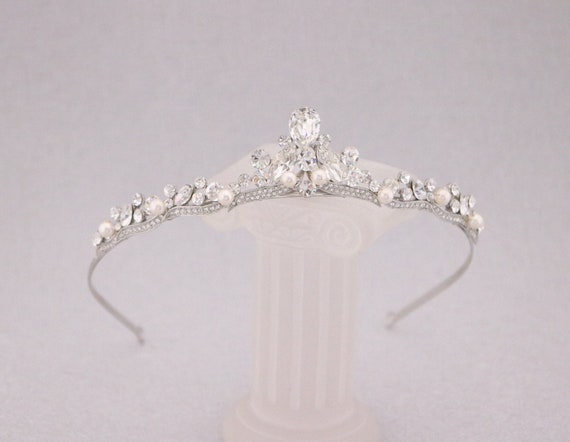 Princess Tiara / Silver /Pearl Amazon.com: SWEETV Princess Diana Tiara for Women, Silver  main image 3