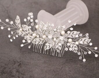 Side Wedding hair comb Crystal and Pearl hair comb Wedding hair jewelry Rhinestone Bridal hair comb Boho hair piece Bridal hair comb Side